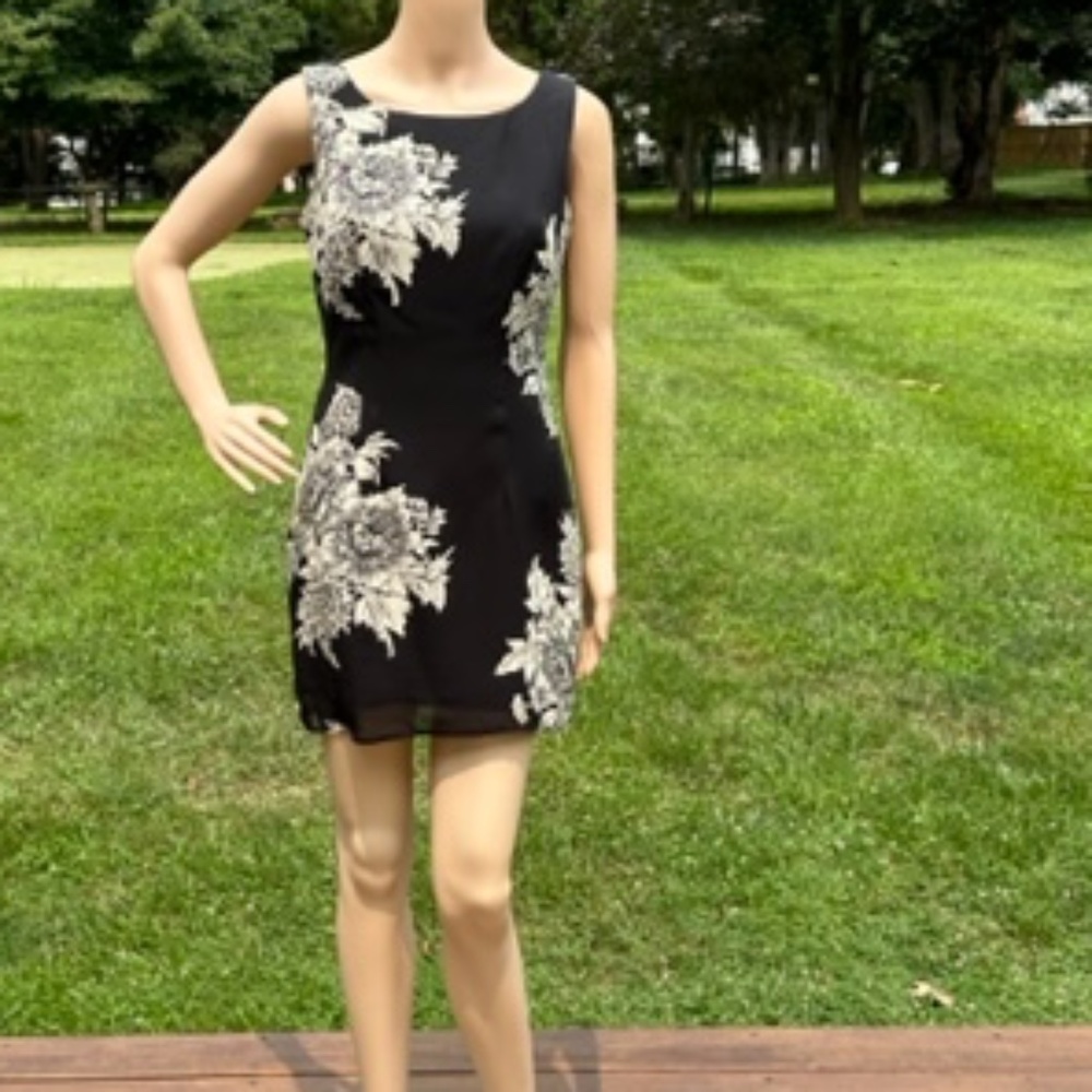 Black Floral Mini Sleeveless Sheath Dress